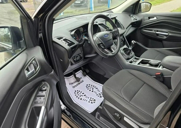 Ford Kuga cena 69900 przebieg: 50000, rok produkcji 2017 z Giżycko małe 379